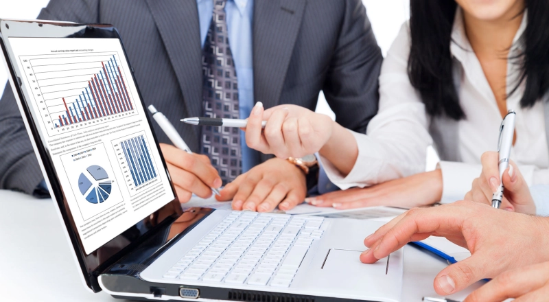 Российских студентов научили строить бизнес на научных открытиях