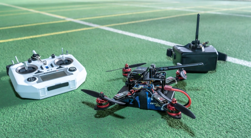 В ДГТУ создан полетный контроллер для БПЛА мультироторного и самолетного типа