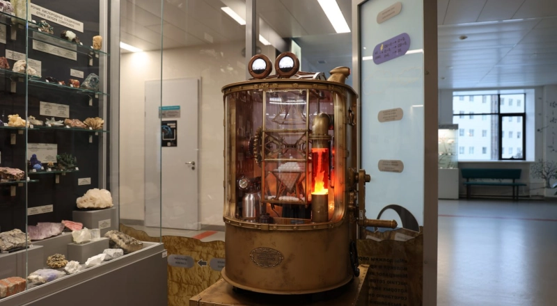 В НОЦ «Эволюция Земли» НГУ представили уникальный экспонат — симулятор кристаллообразования