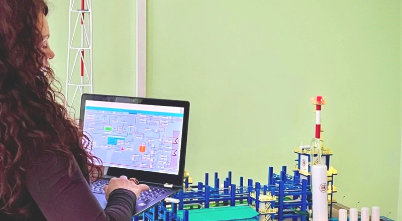 Как приручить H₂: студенты создали первый в России «мини-завод» по производству водорода · Витрина практик программы «Приоритет» Как приручить H₂: студенты создали первый в России «мини-завод» по производству водорода