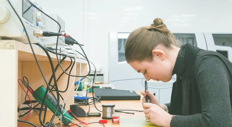 Инженеры Высшей школы экономики научились в 5–10 раз быстрее прогнозировать перегрев электроники · Витрина практик программы «Приоритет» Инженеры Высшей школы экономики научились в 5–10 раз быстрее прогнозировать перегрев электроники